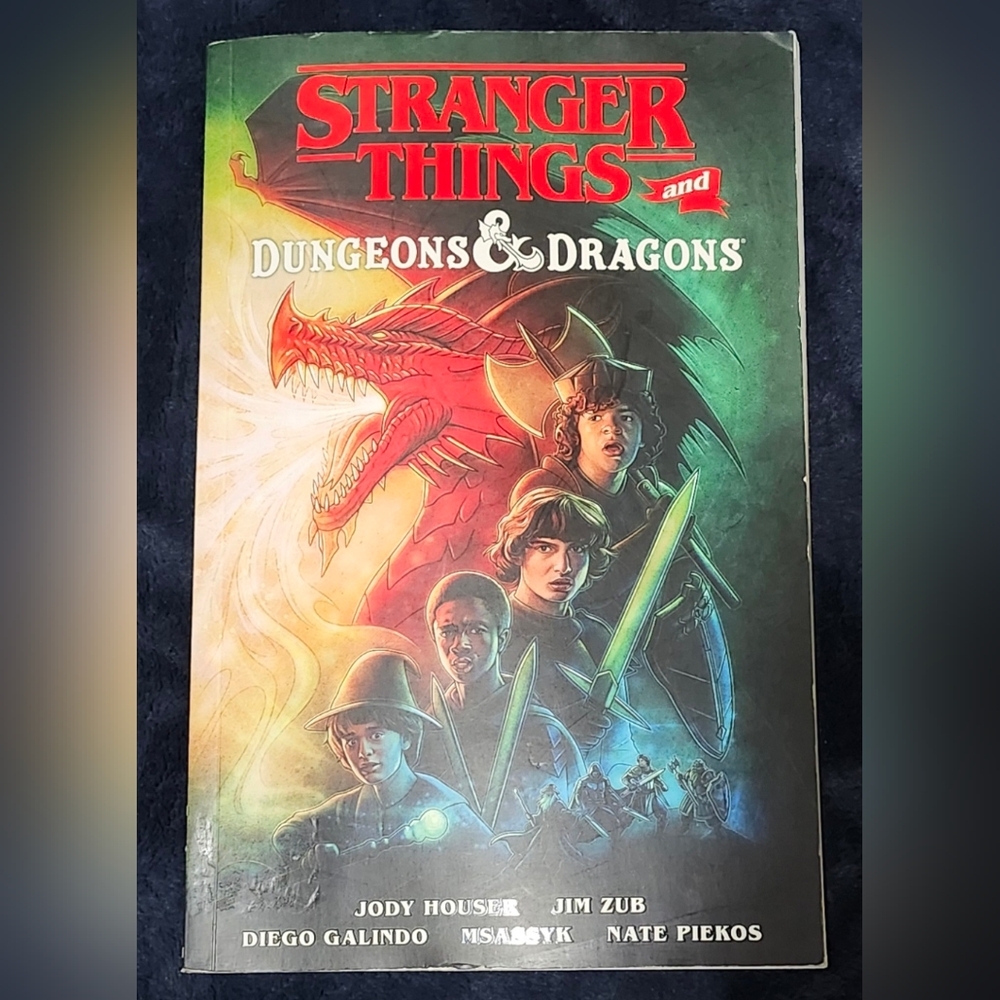 Stranger Things and Dungeons & Dragons Graphic Paperback Novel